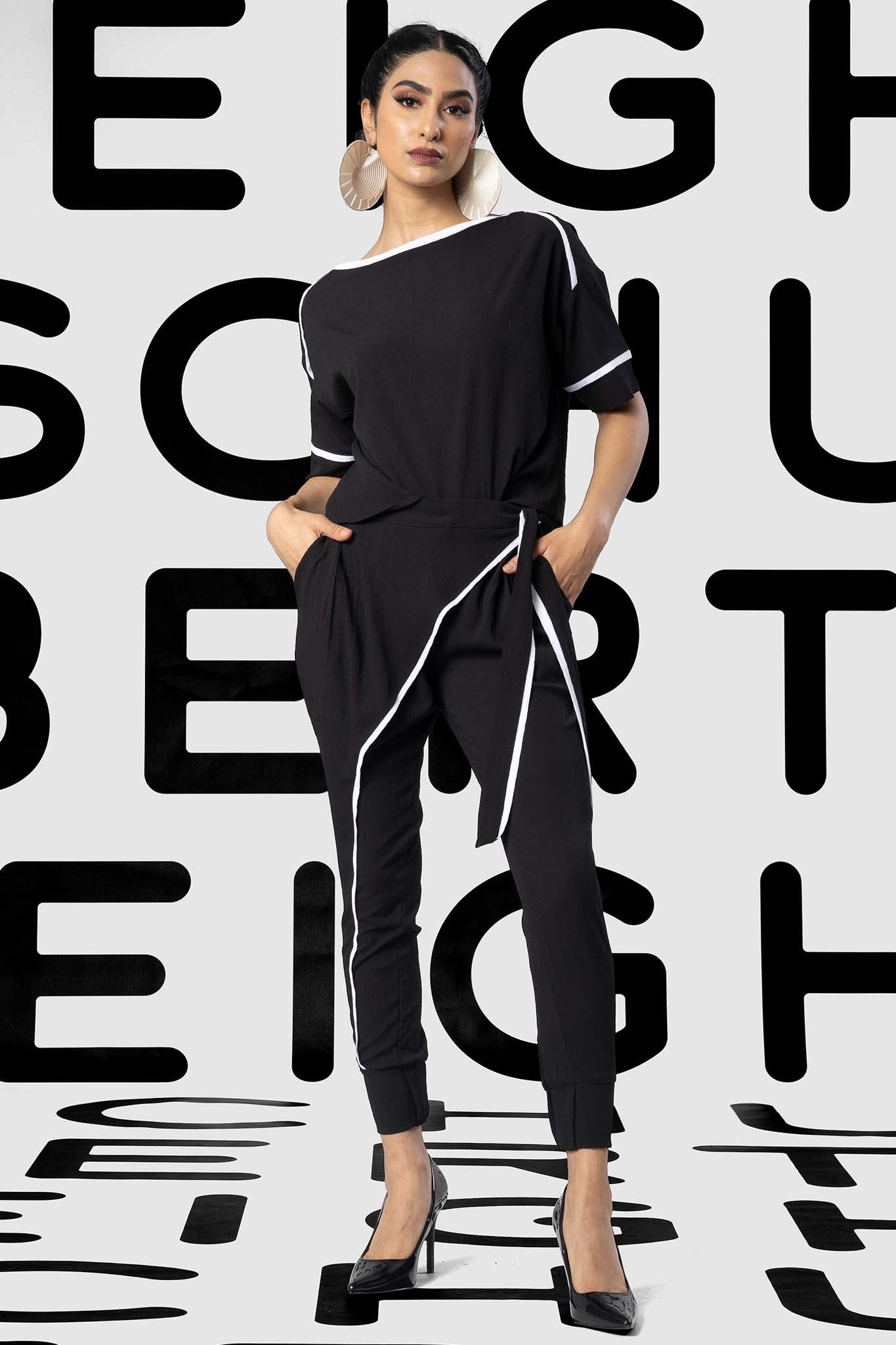 CRICKET Ivory Black