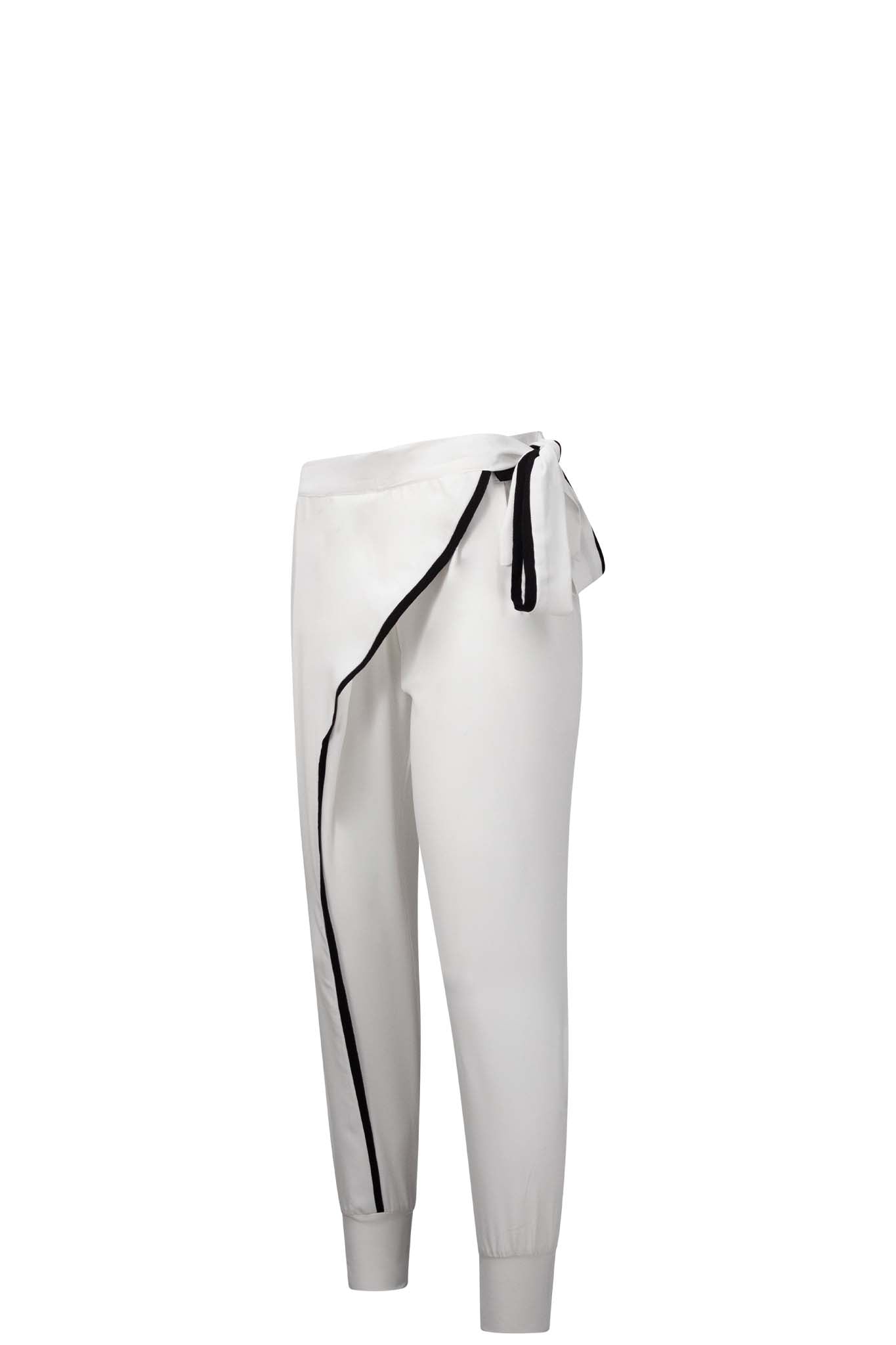CRICKET Ivory Black