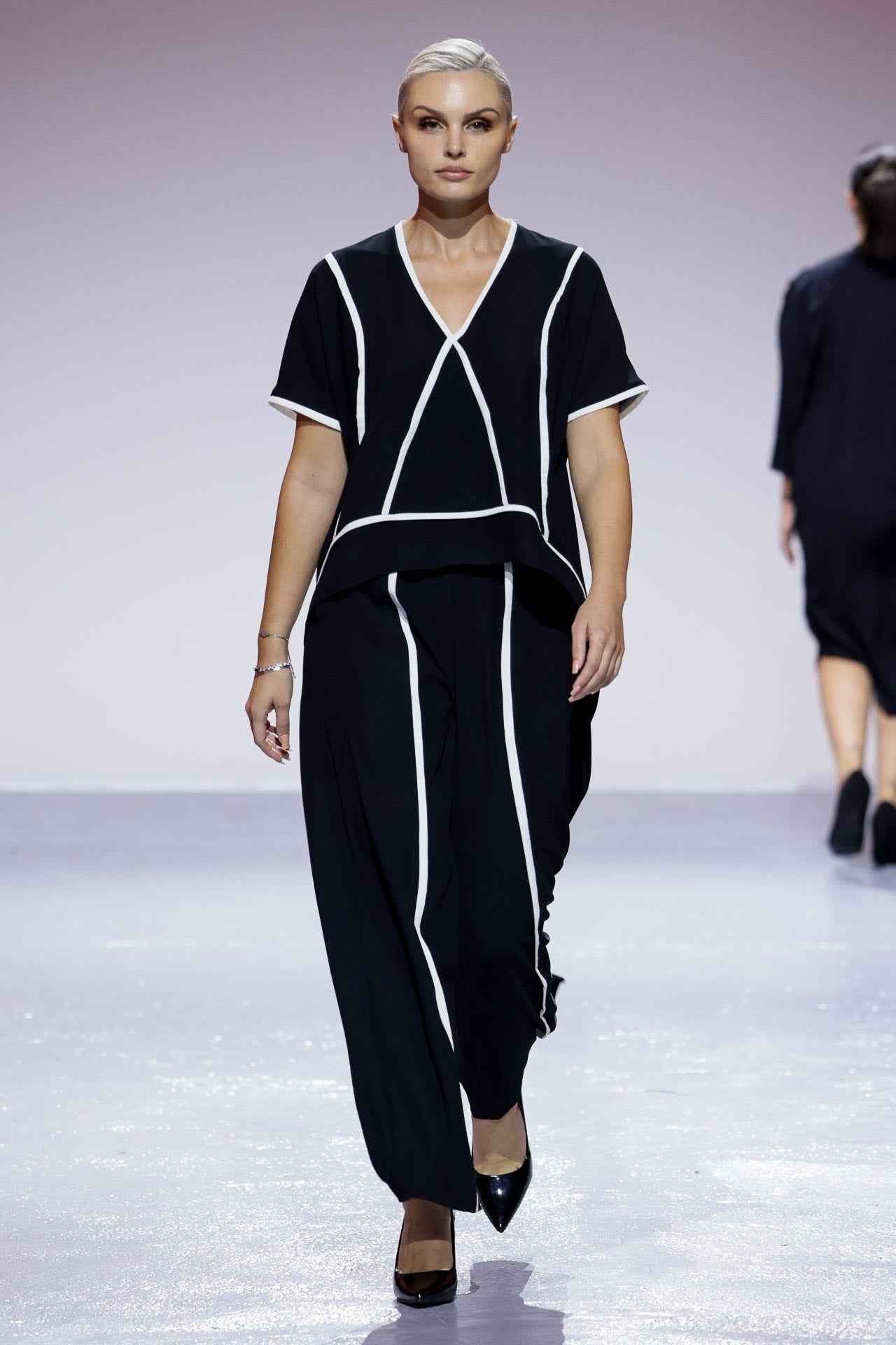 LOS ANGELES Black Ivory Outfit Sets Leigh Schubert