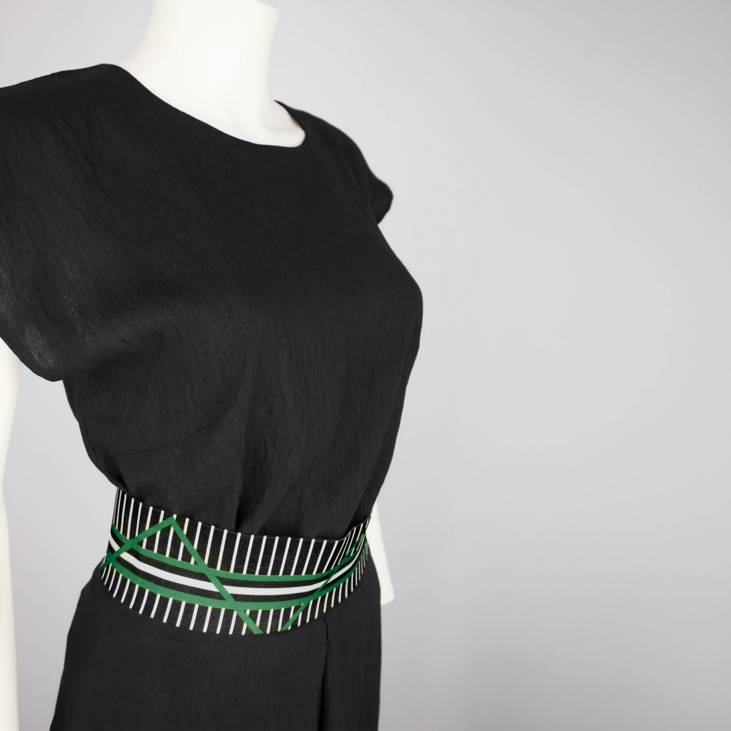 MURPHY Black Solid with Printed emerald detail elastic