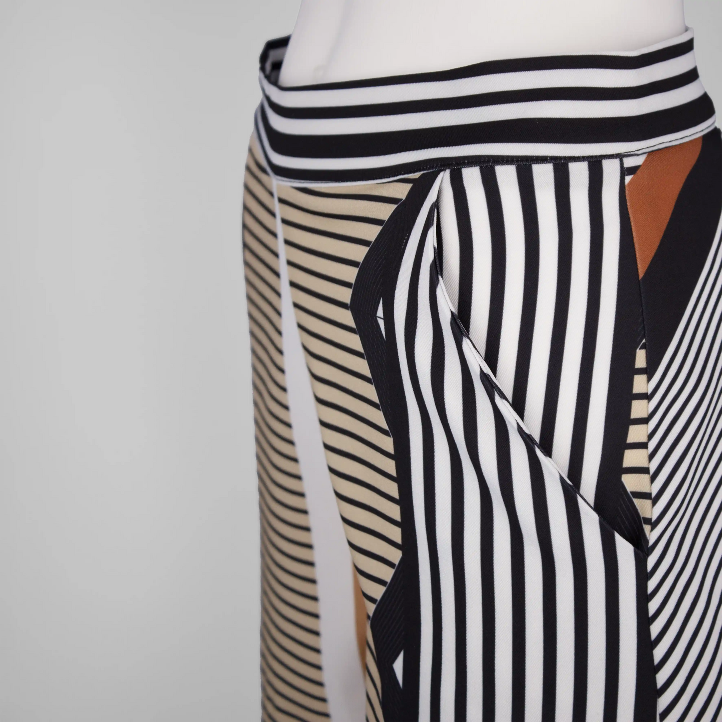 WENDI Azure Medal Print Pants Leigh Schubert