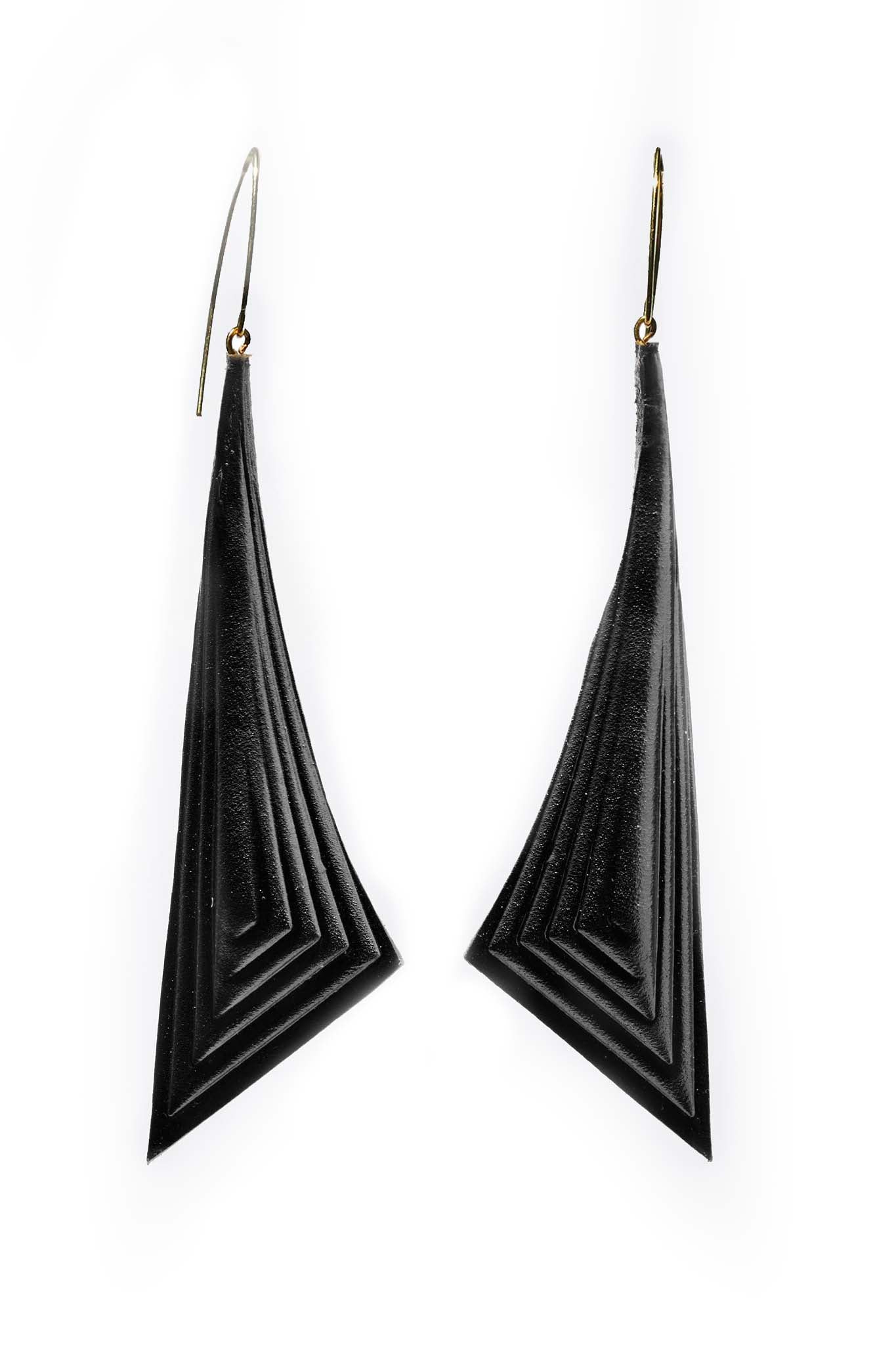 Leigh Schubert TRIANGLE EARRINGS Black.