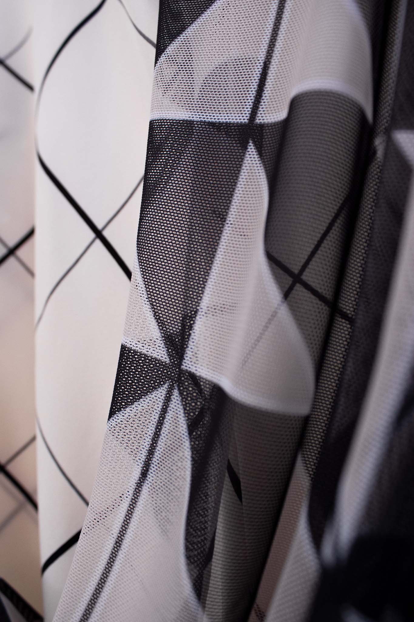 Leigh Schubert DAVIDSON Grid Print Ivory Black.