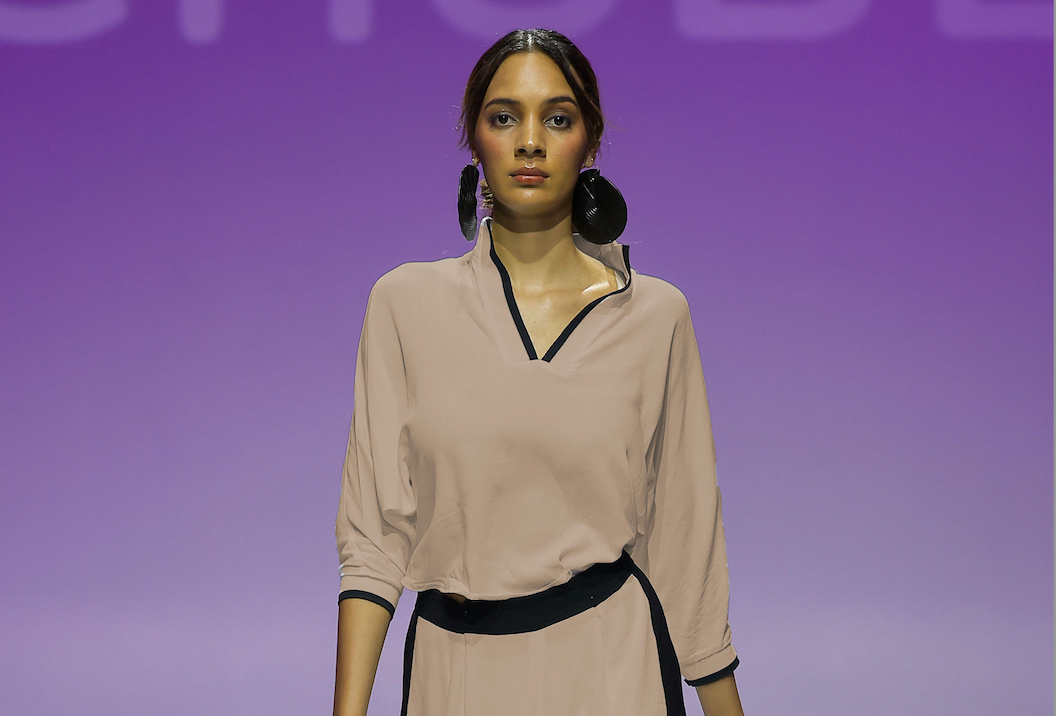 GIZA Stone Leigh Schubert