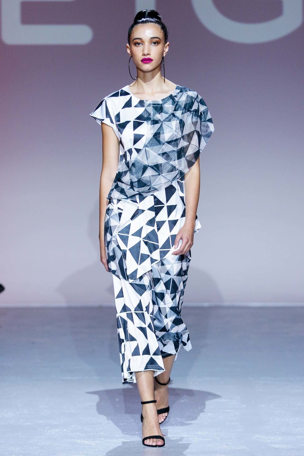 Leigh Schubert DAVIDSON Grid Print Ivory Black.